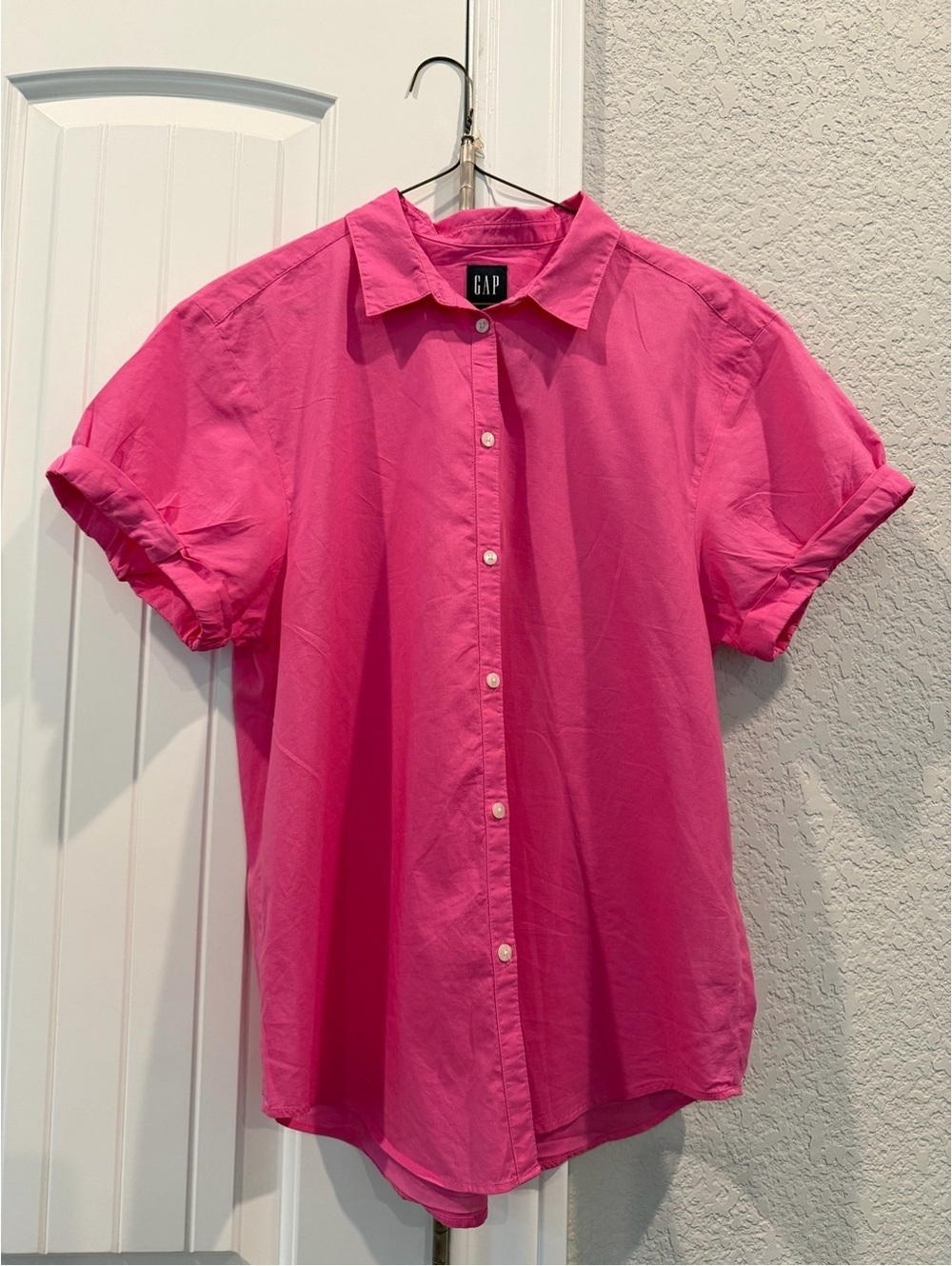 GAP Women's Pink Short Sleeve Button-Up Shirt Size Small